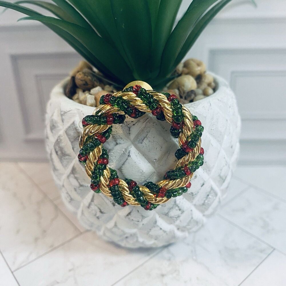 Vintage Christmas Wreath Brooch Lapel Pin Gold Tone Red Green Beads Rope Design